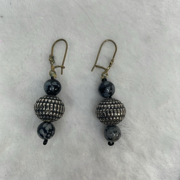 Handmade vintage necklace and earrings set. - Picture 3 of 7